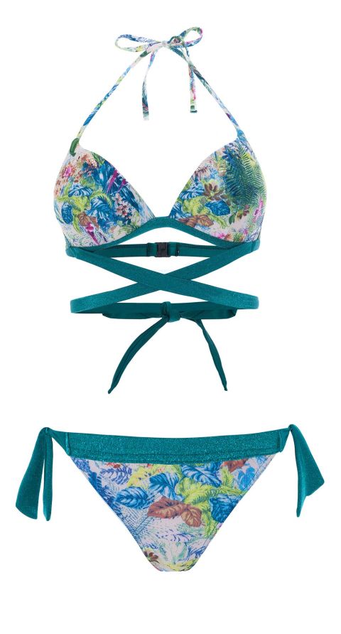 El verano es más verano cuando lo pasamos en biquini, ¿verdad? Para disfrutar del sol, la playa y la piscina, lo mejor es elegir un biquini con el que nos sintamos guapas y cómodas. Este es de la firma española Alma Bloom y podrás encontrarlo en su web o en su tienda, situada en la Calle Claudio Coello, 63 de Madrid.
