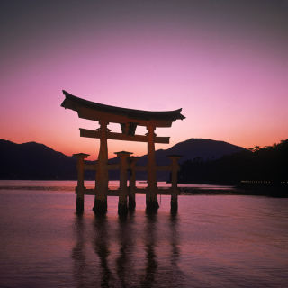 Si cualquier atardecer tiene algo de romántico y mágico, imagina si los ves en los rincones más bonitos del mundo.